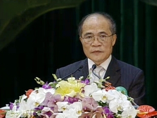   Chủ tịch Quốc hội Nguyễn Sinh Hùng phát biểu khai mạc kỳ họp