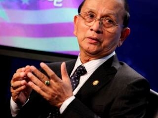 Tổng thống Myanmar Thein Sein nói chuyện trong một sự kiện tại trụ sở đài Voice of America tại Washington, D.C. ngày 19.5 - Ảnh: Reuters