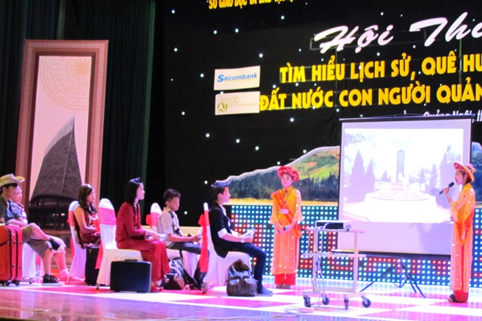 Phần thi giới thiệu về mình của Phòng GD&ĐT huyện Bình Sơn.