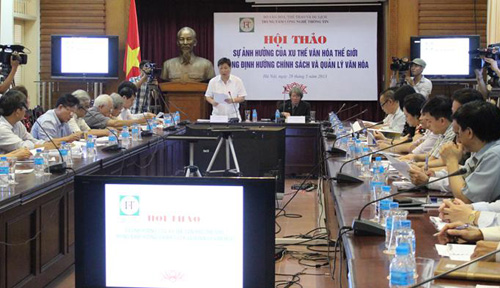 Toàn cảnh buổi hội thảo "Sự ảnh hưởng của xu thế văn hóa thế giới trong định hướng chính sách và quản lý văn hóa" diễn ra ngày 28/5 tại Hà Nội