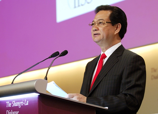 Thủ tướng Nguyễn Tấn Dũng phát biểu và trả lời các câu hỏi của đại biểu tại Đối thoại Shangri-La lần thứ 12