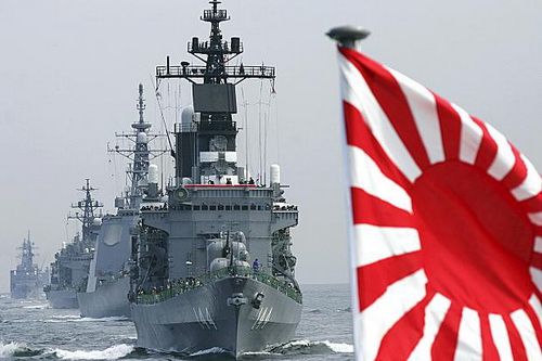   Các tàu chiến của Nhật trong một cuộc tập trận - Ảnh: Reuters
