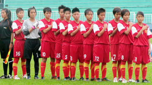   U14 Việt Nam trong trận gặp Thái Lan (Ảnh: Báo Bóng đá)