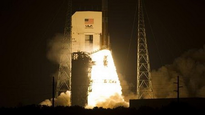  Vệ tinh WGS-6 được phóng lúc 7g29 sáng nay 8-8 theo giờ VN - Ảnh: Reuters