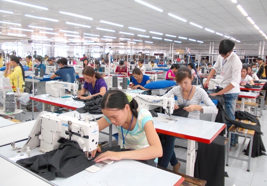 Công ty May Vinatex Tư Nghĩa tại Cụm công nghiệp La Hà đã giải quyết việc làm cho 1.000 lao động địa phương.