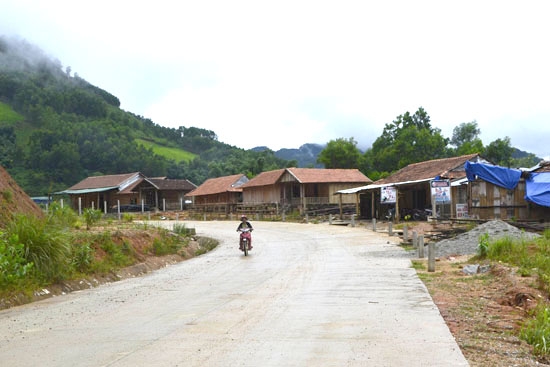 Đường giao thông trên địa bàn huyện Sơn Tây hôm nay.