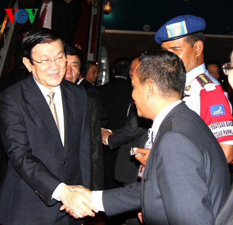 Chủ tịch nước Trương Tấn Sang và đoàn đại biểu cấp cao đến Indonesia dự Hội nghị cấp cao APEC lần thứ 21