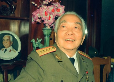   Đại tướng Võ Nguyên Giáp – Vĩ  tướng Văn-Võ song toàn. Ảnh: Trần Hồng.