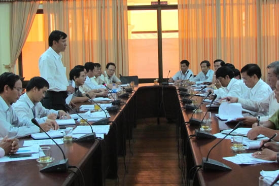 Phó Chủ tịch UBND tỉnh Phạm Trường Thọ phát biểu tại buổi làm việc.