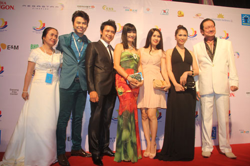 Các nghệ sĩ tham dự Liên hoan phim lần thứ 18 tại Quảng Ninh (Ảnh: Hoài Lam)