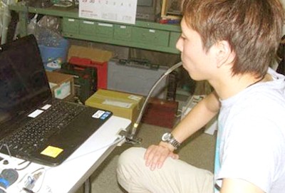 Thử nghiệm dùng hơi thở di chuyển con trỏ trên màn hình máy tính.
