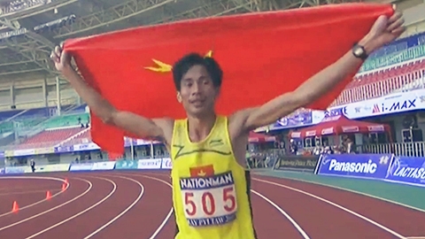 Nguyễn Văn Lai về nhất tại nội dung điền kinh 10.000m nam.