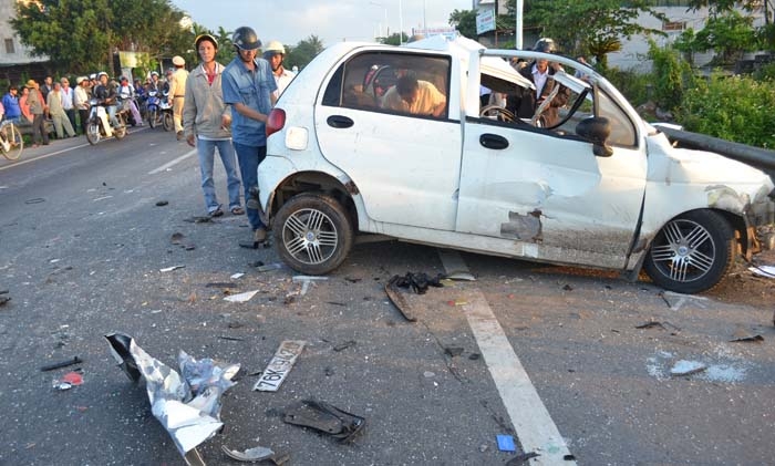 Một vụ tai nạn giao thông làm một người chết xảy ra đầu năm 2013 tại xã Tịnh Phong, huyện Sơn Tịnh.