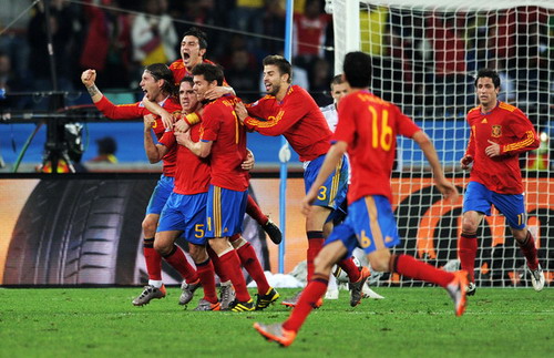   Năm thứ 6 liên tiếp đội tuyển Tây Ban Nha đứng trên đỉnh thế giới - Ảnh: Reuters