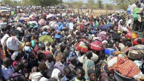Thường dân Nam Sudan chạy trốn khỏi các cuộc xung đột (Ảnh: PressTV)