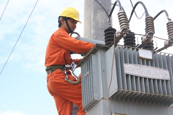 Đóng điện tại “đại công trình” VISIP phục vụ thi công của Nhà máy XingDaDong.