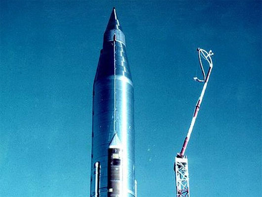 Tên lửa Atlas-B mang theo vệ tinh Score. (Ảnh: wiki)