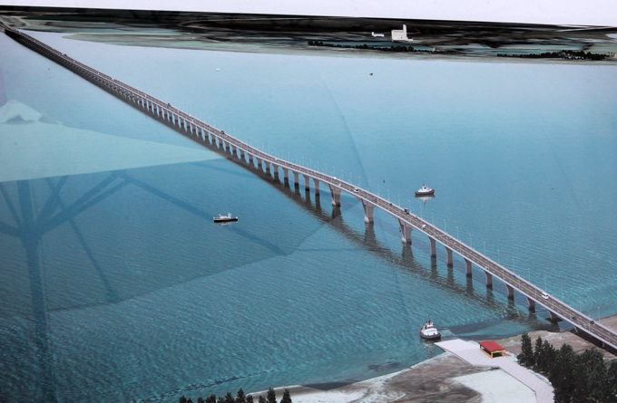 Mô hình cầu vượt biển Tân Vũ – Lạch Huyện dài 5,44km - Ảnh: Tuấn Phùng chụp lại