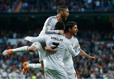  Niềm vui chiến thắng của các cầu thủ Real Madrid