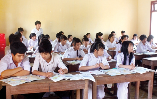  Học sinh Trường THPT Sơn Mỹ đang chuẩn bị tốt cho kỳ thi tốt nghiệp THPT năm học 2013-2014.