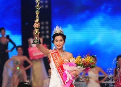  Hoa hậu Thu Thảo đăng quang HHVN năm 2012.