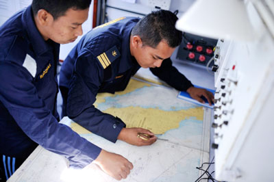  Lực lượng hải quân Malaysia tham gia tìm kiếm máy bay mất tích.
