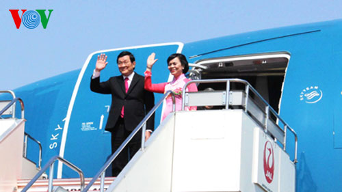  Chủ tịch nước Trương Tấn Sang và phu nhân cùng đoàn cấp cao nước ta đã tới sân bay Haneda