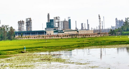 Nhà máy Lọc dầu Dung Quất góp phần quan trọng thúc đẩy kinh tế Quảng Ngãi  tăng trưởng mạnh trong thời gian qua.