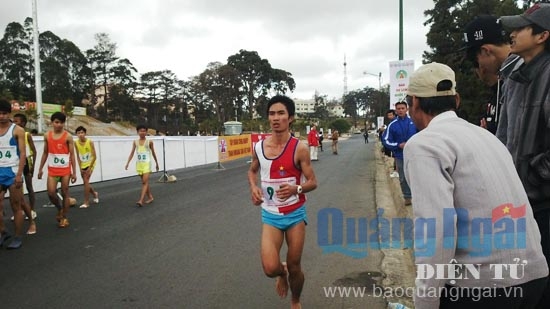 Phạm Tâm (em ruột Phạm Thị Bình) chạy nội dung marathon 42,195km