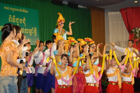 Tết cổ truyền Chol Chnam Thmay của đồng bào dân tộc Khmer mang ý nghĩa đón mừng năm mới. Ảnh: VGP/Thành Chung
