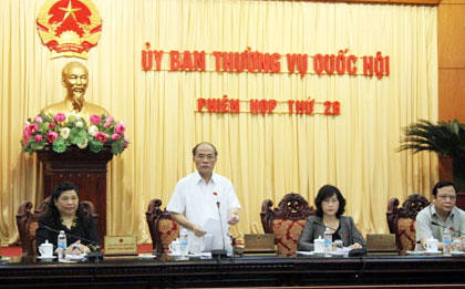 Chủ tịch Quốc hội Nguyễn Sinh Hùng phát biểu khai mạc Phiên họp thứ 28 Ủy ban Thường vụ Quốc hội.
