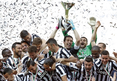 Juventus lên ngôi vô địch Serie A với 102 điểm