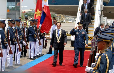Thủ tướng Nguyễn Tấn Dũng đã tới Thủ đô Manila, Philippines. Ảnh VGP/Nhật Bắc