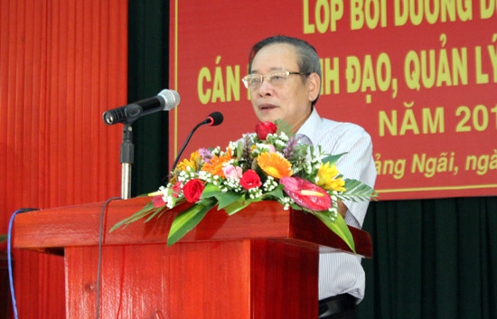Quyền Bí thư Tỉnh ủy Nguyễn Minh phát biểu tại lễ khai giảng