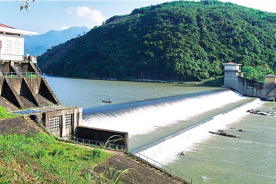 Công trình thủy lợi Thạch Nham đã thúc đẩy sự phát triển vượt bậc của nông nghiệp Quảng Ngãi. ảnh: TẤN PHÁT