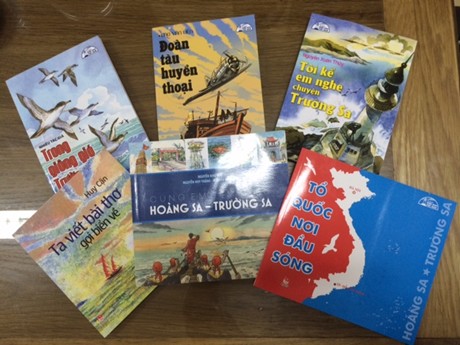 Một số đầu sách trong Tủ sách Biển đảo Việt Nam của Nhà xuất bản Kim Đồng - Ảnh: VGP/Phương Liên