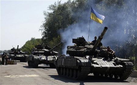 Các lực lượng Ukraine đang hướng về thành trì của phe ly khai tại Donetsk