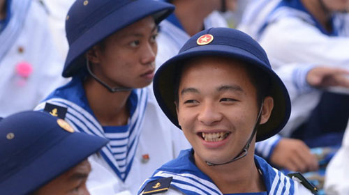 Chiến sĩ trẻ Nguyễn Lê Minh Tiến (20 tuổi, Q.9, TP.HCM) nhập ngũ tháng 2-2014 tại lữ đoàn 957, TP Cam Ranh, Khánh Hòa - Ảnh: Quang Định