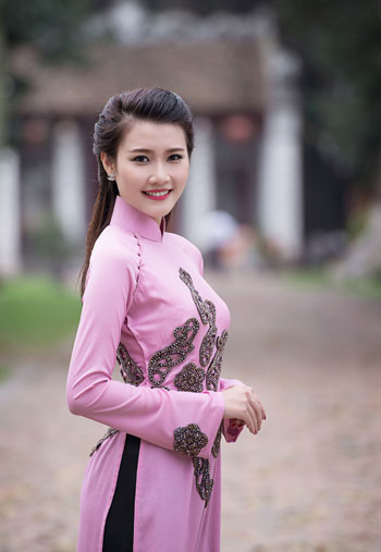    Nguyễn Thanh Tú, thí sinh tham dự cuộc thi Miss AdAsia đoạt ngôi vị "Sứ giả Nhân ái" của Hội Nhà báo Việt Nam 2014.