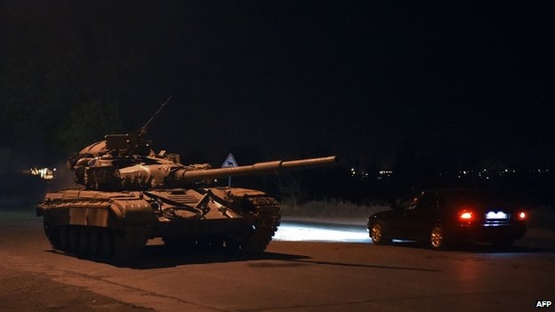 Xe tăng của quân đội Ukraine tại thành phố Mariupol.