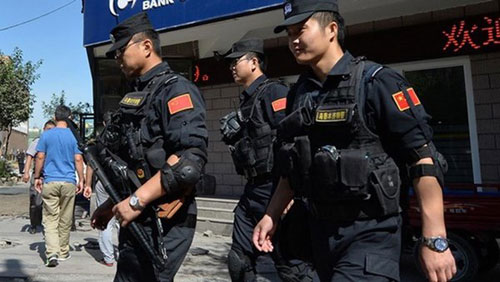 Lực lượng an ninh Trung Quốc tăng cường tuần tra tại khu tự trị Tân Cương.