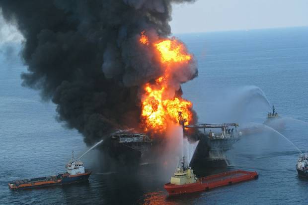  Vụ nổ tại giàn khoan Deepwater Horizons hồi năm 2010.