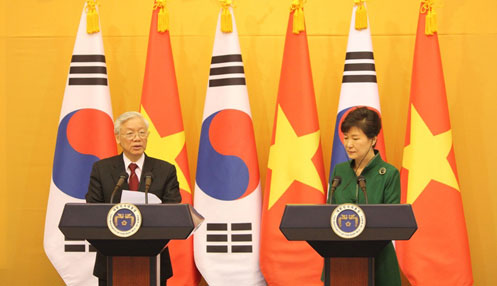  Tổng Bí thư Nguyễn Phú Trọng và Tổng thống Hàn Quốc gặp gỡ báo chí sau cuộc hội đàm.