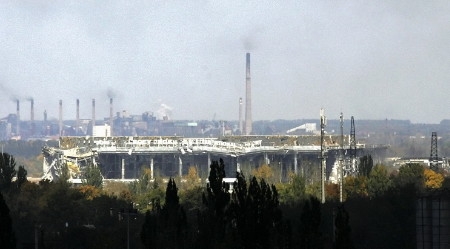 Nhà ga chính của sân bay Donetsk bị hư hại nhiều vì đạn pháo