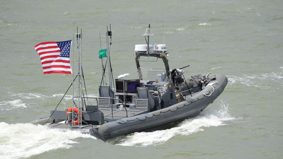  Một tàu tuần tra tự động của hải quân Mỹ.