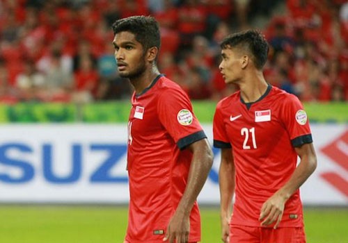 Hariss (trái) góp công lớn giúp Singapore đánh bại Myanmar với tỷ số 4-2. Ảnh: Red Sports.