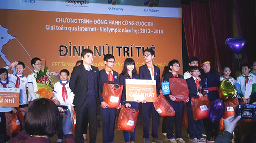 Học sinh trường THCS Nguyễn Siêu giành giải nhất “Đỉnh núi trí tuệ” năm học 2013-2014.