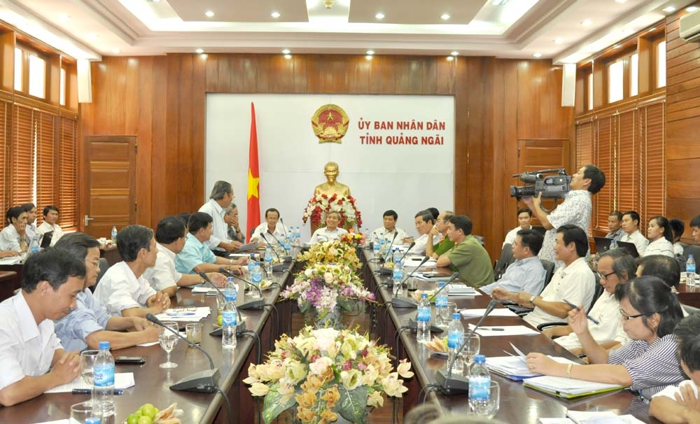 Quang cảnh một buổi họp báo do UBND tỉnh tổ chức.