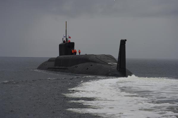 Lễ thượng cờ được tổ chức trên tàu ngầm Vladimir Monomakh ngày 19/12.