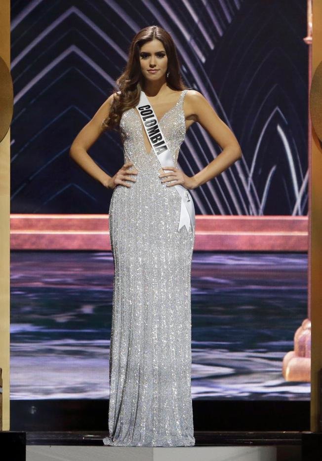 Hoa hậu Columbia Paulina Vega vừa đoạt ngôi vị Hoa hậu Hoàn vũ thứ 63 - Ảnh: AP